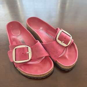 Birkenstock Madrid Big Buckle, fushia oiled leather